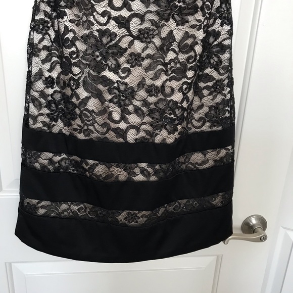 Timeless lace overlay dress with beaded accents - Picture 3 of 5